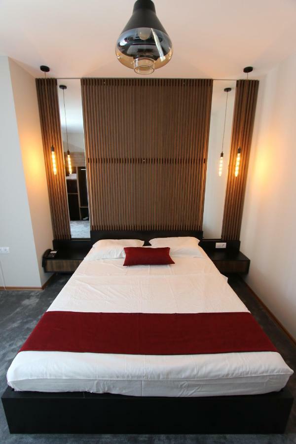 Prior Hotel Prizren Eksteriør billede