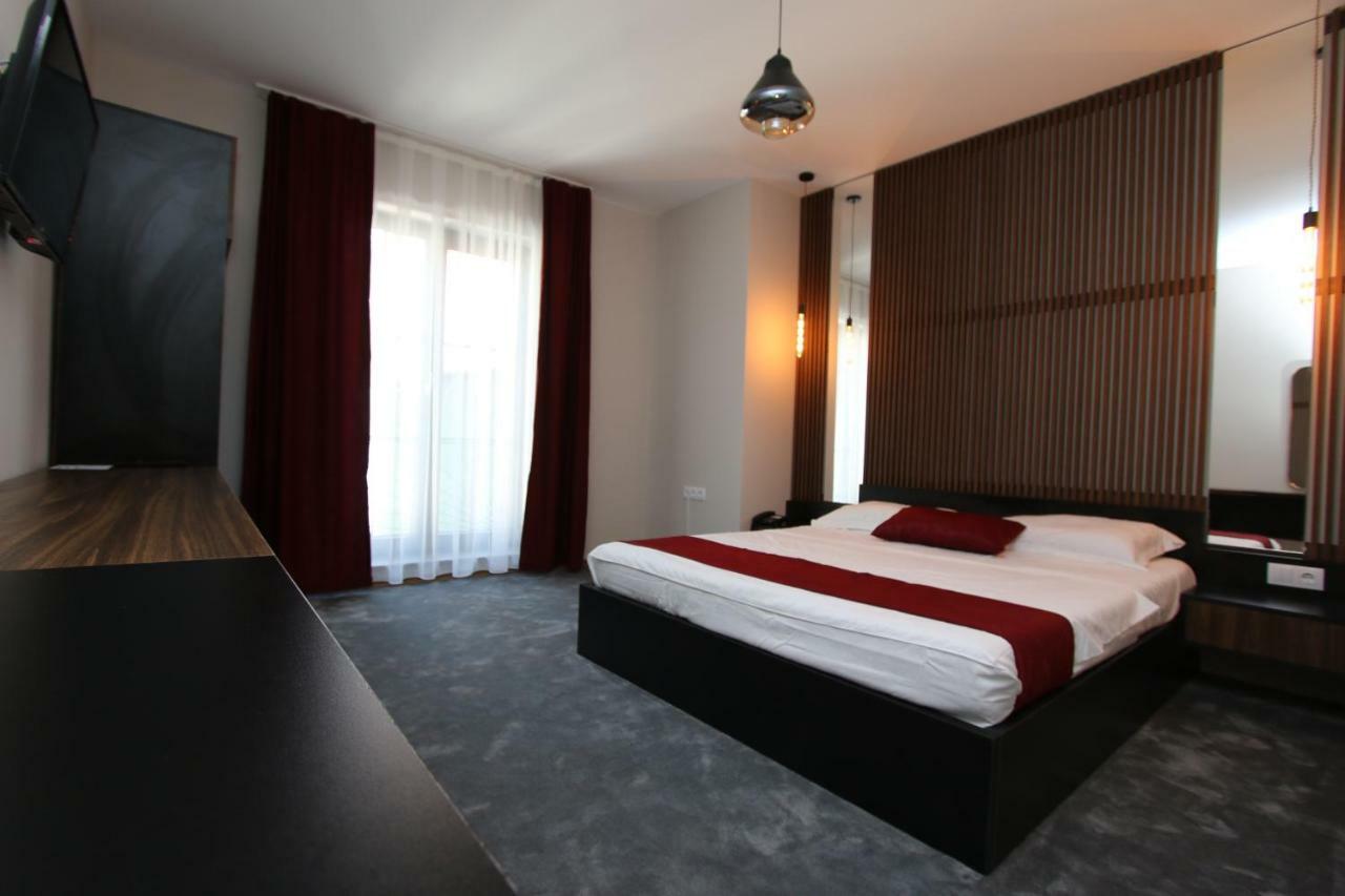 Prior Hotel Prizren Eksteriør billede