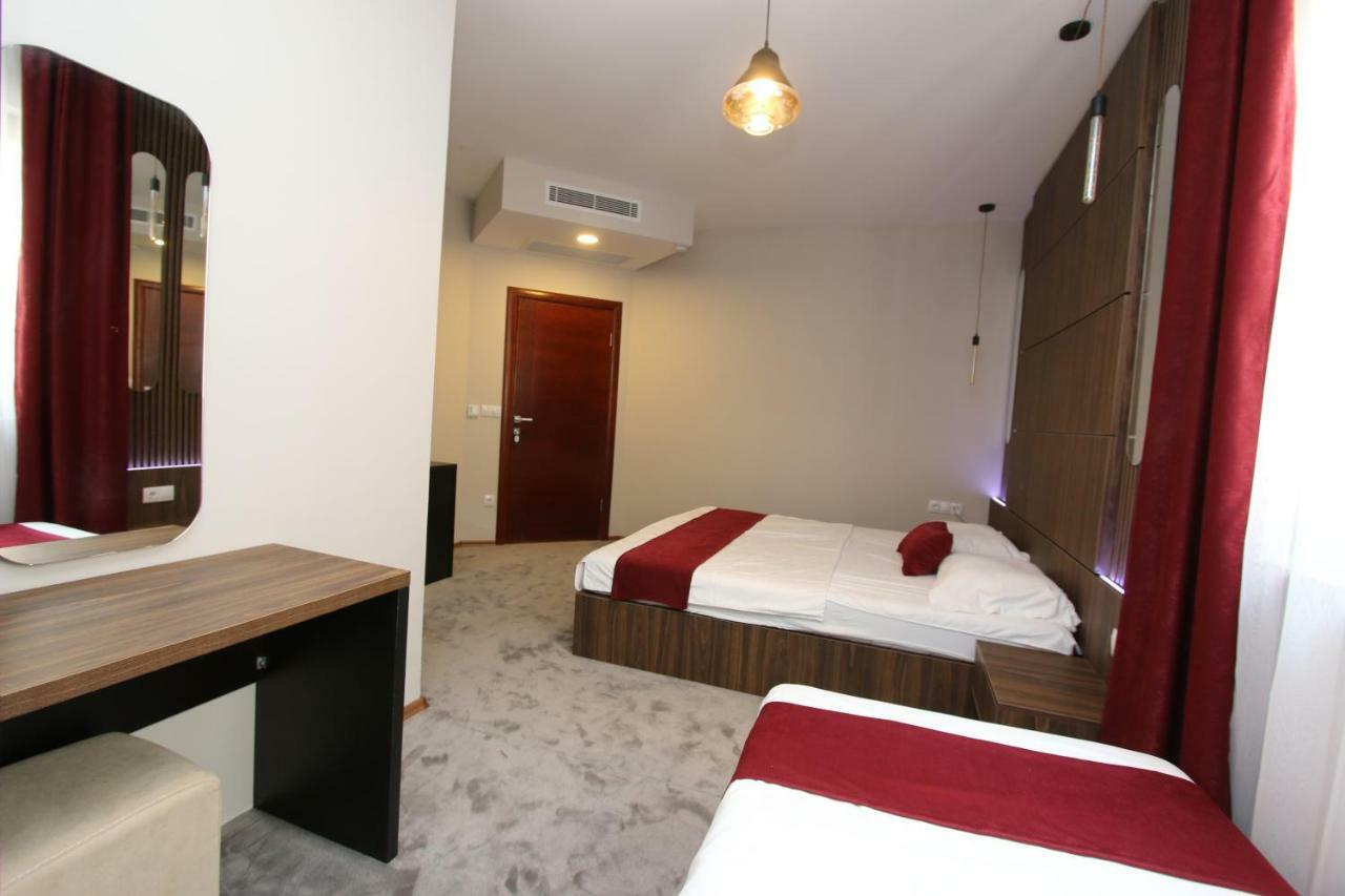 Prior Hotel Prizren Eksteriør billede