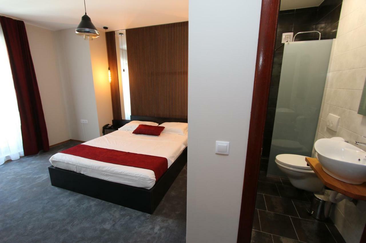 Prior Hotel Prizren Eksteriør billede