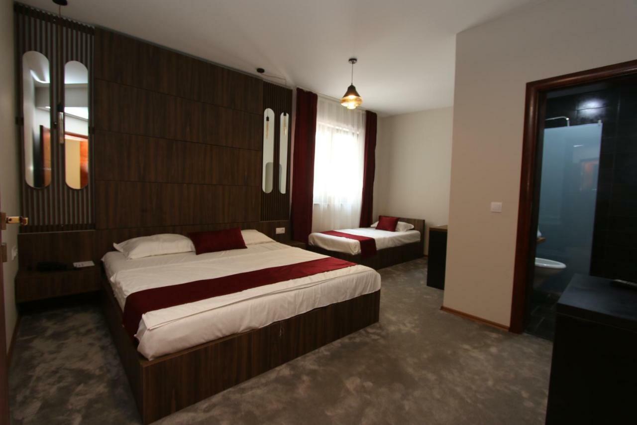 Prior Hotel Prizren Eksteriør billede